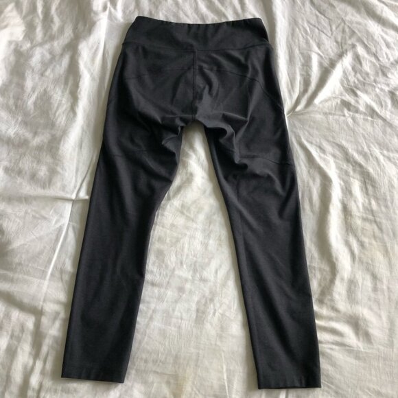 𝅺OUTDOOR Voices Warmup Cropped Leggings - Picture 4 of 7